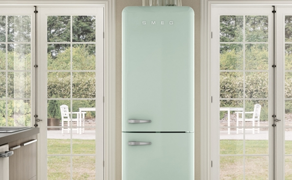 SMEG推出复古系列FAB38冰箱/冰柜